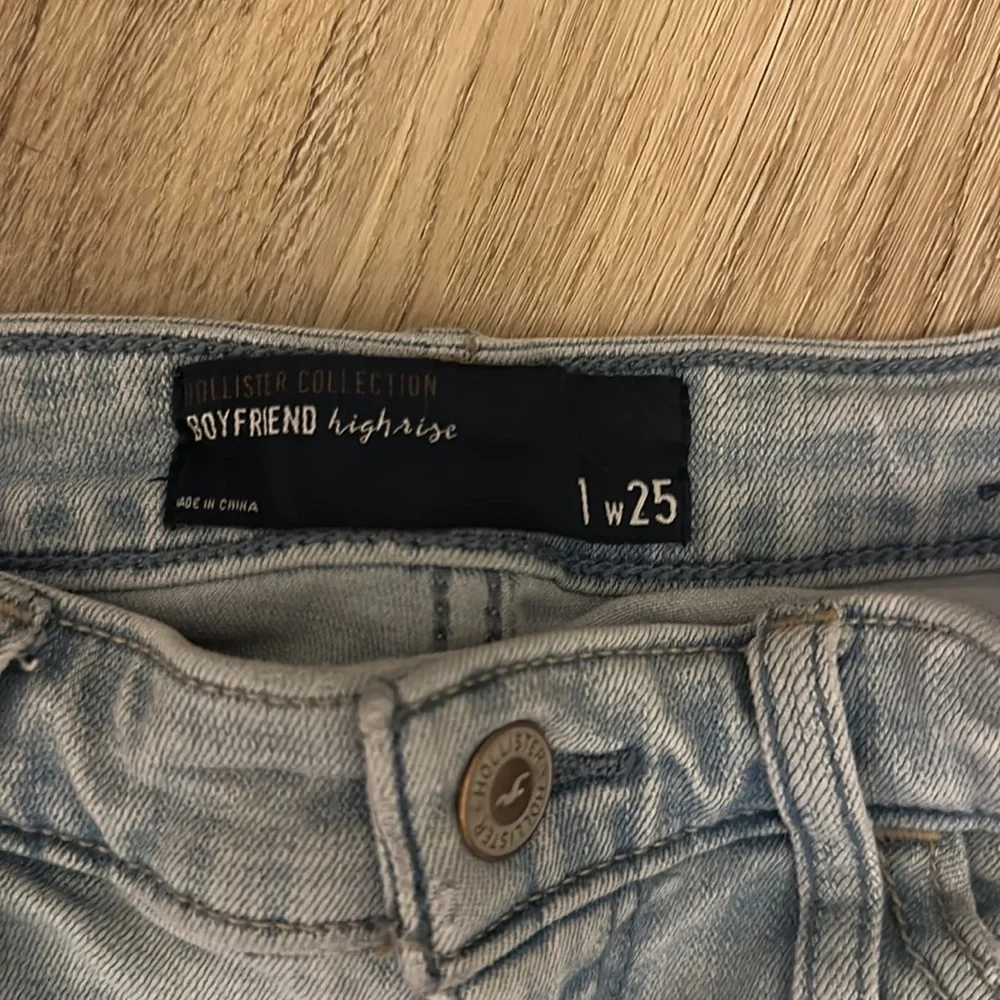 Jeans - Picture 2 of 3